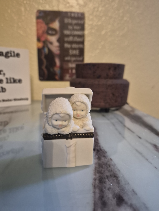 Department 56 Other - Snowbabies "Surprise" Trinket Box